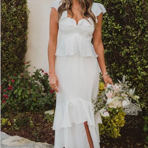 ShowMeYourMuMu white dress 2xl Midi Bridal Dress, Ruffle Dress White, Greta Dress, Mauve Bridesmaid Dress, How Many Bridesmaids, Eden Dress, Rehearsal Dinner Dresses, Mumu Dress, Elastic Waist Dress