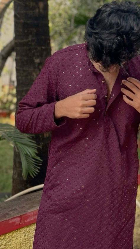 Navratri Poses, Traditional Poses, Aesthetic Profile Picture Cartoon Soft, Morally Grey, Mountain Aesthetic, Guys Read, Red Kurta, Boy Blurred Pic, Desi Love