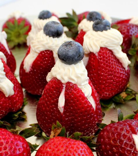 Cream Cheese Stuffed Strawberries.  Elegant for parties, a sweet idea for hospitality or a luncheon-- or another thing to do with all of the strawberries picked. Cream Cheese Stuffed Strawberries, Stuffed Strawberries, Hearty Food, Easter Dinner Recipes, Fourth Of July Food, Penny Rug, Dessert Dips, Rug Patterns, Cheese Stuffed