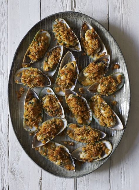 Top tender mussels with these buttery, garlicky bread crumbs for a lovely crisp contrast. Devour while hot! Grilled Mussels Recipe, Grilled Mussels, Crumb Recipe, Mussels Recipe, New Zealand Food, Tapas Recipes, Winter Dishes, Grilled Seafood, Artisan Food