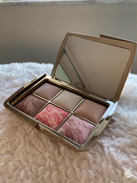 Makeup For Ever Palette, Hourglass Face Palette, Blushes Aesthetic, Whole Face Makeup, Hourglass Palette, Skin Aesthetic, Hourglass Ambient, Hourglass Makeup, Gold Packaging