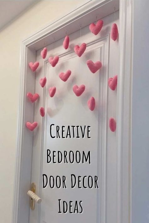 Cute Doors For Bedrooms, Decorate Door Bedroom, Kids Apartment Bedroom Door, Outside Bedroom Door Decor, Room Door Decorations Bedrooms, Things To Put On Your Bedroom Door, Back Of Door Decor, Kids Room Door Design, Diy Door Signs Bedroom