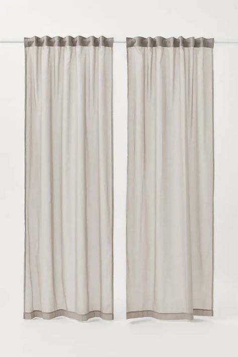 Dark Curtains, Curtain Length, Curtain Rails, H&m Home, Modern Curtains, Curtain Lights, White Curtains, White Houses, Curtain Hooks