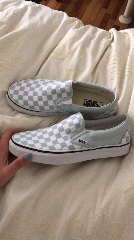 Slip On Vans Aesthetic, Vans Shoes Aesthetic, Vans Slip On Outfit, Trendy Vans, Vans Shoes Fashion, Vans Aesthetic, Checkerboard Vans, Vans Slip On Shoes, Tenis Vans