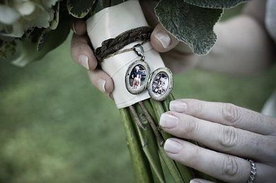 Locket On Bouquet IM Best Man Toast, Bridal Bouquet Charms, Wedding Bouquet Charms, Bouquet Photo, Wedding Charm, Bouquet Charms, Photo Charms, Lost Love, Morning Wedding