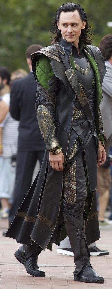 » How to make a Loki Costume Part 1- References KhaosKostumes Loki Costume, Thor 2011, Loki Cosplay, Avengers Movie, Loki God Of Mischief, Loki Avengers, Soul Purpose, Lady Loki, 얼굴 그리기