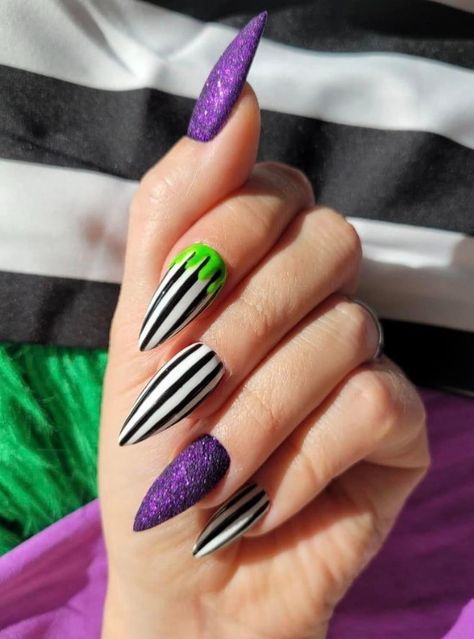 (20+) Facebook Beetlejuice Toenails, Beetle Juice Nail Art, Beetlejuice Inspired Nails, Freddy Nails, Bright Halloween Nails, Bettle Juice Nail Ideas, Beetlejuice Nails Short, Simplicity Nails, Beetlejuice Nails Acrylic