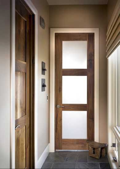 wooden doors with glass panels.....I think I am gonna build these for my house next weekend :) Pintu Interior, Frosted Glass Interior Doors, Kitchen Pantry Doors, Contemporary Interior Doors, Trendy Door, Internal Glass Doors, Frosted Glass Door, Doors Interior Modern, Door Glass Design