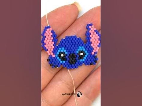 Stitch Beads, Stitch Character, Beaded Things, Beaded Earrings Patterns, Beading Ideas, Bead Stitching, Disney Jewelry, Beaded Animals, Disney Stitch