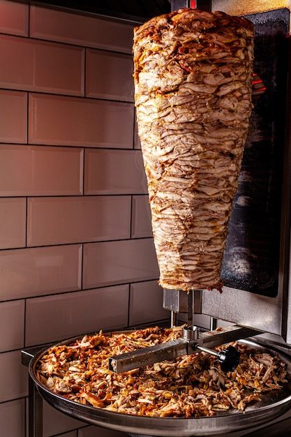 Shawarma Poster, Turkish Food Traditional, Turkish Doner, Pizza Table, Doner Kebabs, Turkish Kebab, Smoked Pork Tenderloin, Döner Kebab, Meat Pizza