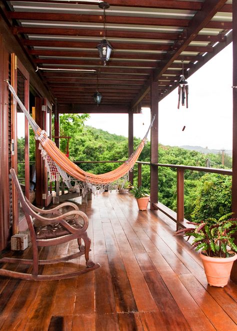 Airbnbs of the Caribbean: Top 10 Destinations and Most Wish Listed Homes Caribbean Homes Interiors, Open Plan Loft, Carribean House, Caribbean Bedroom, Wooden Beach House, Airbnb Apartment, Trees House, A Beautiful House, Caribbean Homes