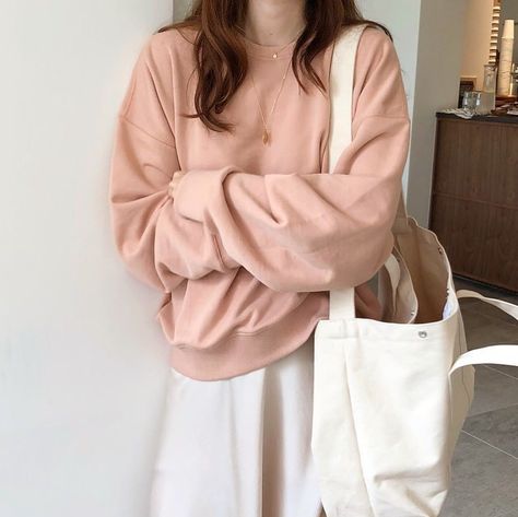 Vividspark Korean Fashion Blog — https://www.instagram.com/p/BgF79UqF32w/ Pink And Orange Outfit, Peach Sweatshirt, Ulzzang Outfit, Suits Tv, Peach Colour, Plain Sweatshirt, Beige Blouse, Orange Outfit, Minimal Outfit