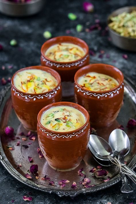 Mango Kulfi Recipe, Matka Kulfi, Recipe With Condensed Milk, Indian Ice Cream, Mango Kulfi, Xmas Cakes, Indian Food Photography, Video Cooking, Mango Dessert Recipes