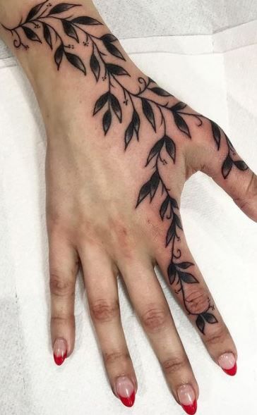 Vine Filler Tattoo Sleeve, Hand Wrap Tattoos For Women, Vines Hand Tattoos For Women, Ivy Sleeve Tattoos For Women, Finger To Wrist Tattoo, Women Hand Tattoos Ideas Flowers, Vines Tatoos, Tattoo Designs Hand Fingers, Vines On Hands Tattoo