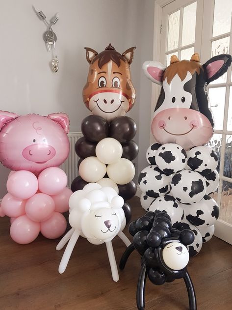 Barn Birthday Party, Rodeo Birthday Parties, Cow Birthday Parties, Barnyard Birthday Party, Farm Theme Birthday, Farm Animal Party, Farm Animals Birthday Party, Farm Themed Birthday Party, Baby Birthday Themes