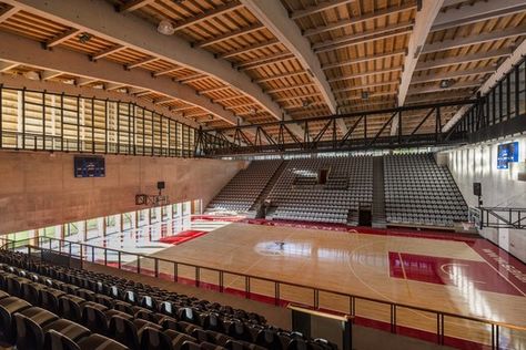 Municipal Gym of Salamanca,© Marcos Mendizabal Sports Training Facility, Gymnasium Architecture, Sports Facility Architecture, Madrid Hotels, School Building Design, College Architecture, School Interior, School Gym, Minimal House Design