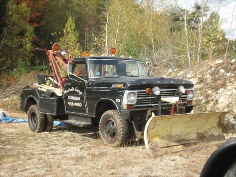 Snow plow wrecker combo Fantasy Country, Heavy Wreckers, Snow Plow Truck, Big Ford Trucks, Plow Truck, Vehicle Signage, Service Truck, Work Trucks, Old Ford Trucks