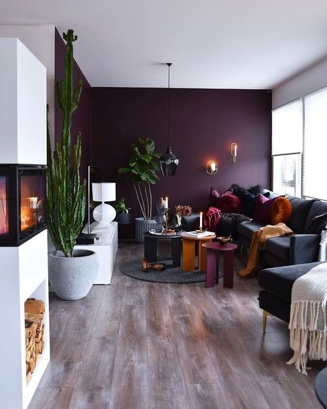 Purple Walls Living Room, Burgundy Living Room, Purple Living Room, Chic Living Room Decor, Living Room Wall Color, Room Wall Colors, Wall Interior, Diy Accent Wall, Accent Walls In Living Room