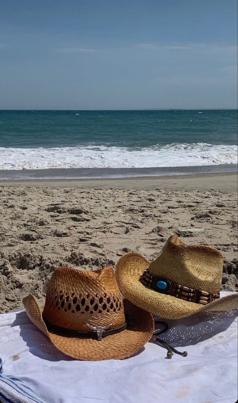 Coastal Cowgirl Aesthetic Pictures, Costal Cowgirl Wallpapers, Cowgirl Collage, Cowgirl Core, Costal Cowgirl, Cowgirl Summer, Room Collage, 20 Birthday, Cape Cod Beaches