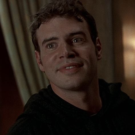 Scott Foley Scream 3, Scream 3 Roman, Roman Bridger Ghostface, Roman Scream, Roman Bridger, Ghostface Killers, Ghostface Icons, Scream Actors, Scream Aesthetic