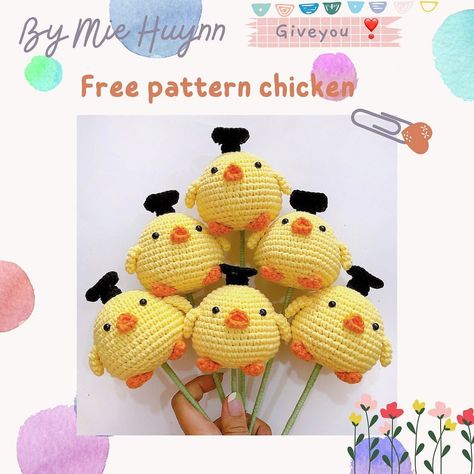 free crochet pattern yellow chicken, black graduation cap. Chicken Pattern, Crochet Animals Free Patterns, Bunny Hat, Crochet Design Pattern, Pattern Store, Shawl Crochet Pattern, Pumpkin Pattern, Crochet Patterns For Beginners, Graduation Cap