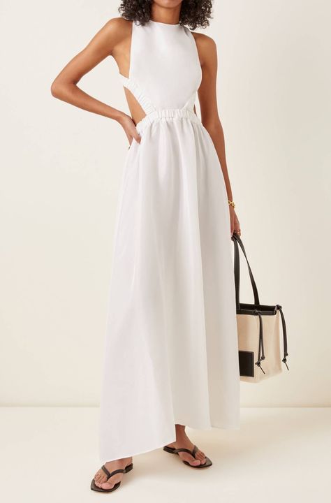 White Dress Outfit, Maxi Dress Summer, Strappy Maxi Dress, Stylish Summer Outfits, Old Dresses, Silk Maxi, Strappy Dresses, Silk Maxi Dress, White Dress Summer