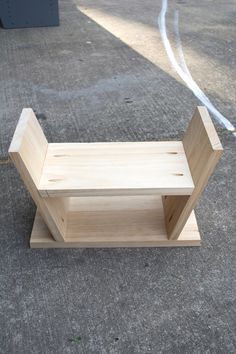 Diy Wooden Stool Simple, Wooden Stools Diy, Step Stool Diy, Repurposed Wood Projects, Pocket Holes, Wood Step Stool, Toddler Step Stool, Diy Stool, Wooden Step Stool