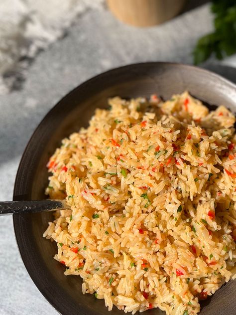 Outback Seasoned Rice, Outback Rice Recipe, Longhorn Rice Pilaf Recipe, Longhorn Rice, Longhorn Steakhouse Rice Pilaf Recipe, Steakhouse Rice, Chile Relleno Casserole Recipe, Mexican Wedding Cake Cookies, Grains Recipes