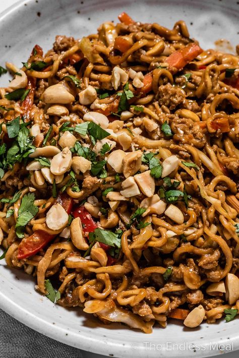 Ramen Noodle Sauce, Ground Chicken Ramen, Chicken Peanut Noodles, Thai Chicken Peanut, Peanut Chicken Noodles, Chicken Ramen Noodle Recipes, Thai Chicken Noodles, Thai Peanut Noodles, Homemade Peanut Sauce