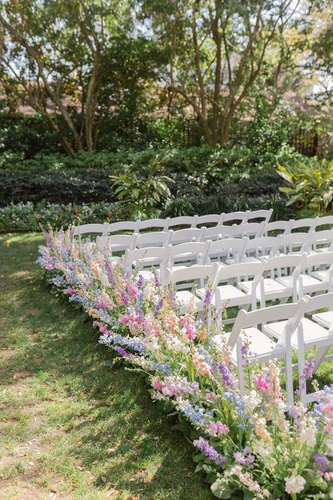 Wedding Venues Flower Field, Floral Pathway Wedding, Spring Seating Chart, Pastel Spring Wedding Colors, Wildflower Backyard Wedding, Unique Wedding Arches, Wedding Venue Aisle, Pink And Green Wedding Flowers, Outdoor Spring Wedding Ideas