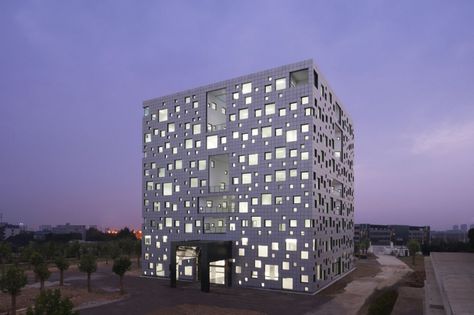 Cube Tube in Jinhua / SAKO Architects, Jinhua, China Cubic Architecture, Black And White Building, Architecture Cool, Facade Pattern, Central Building, Geometric Architecture, Geometric Inspiration, White Building, Facade Architecture