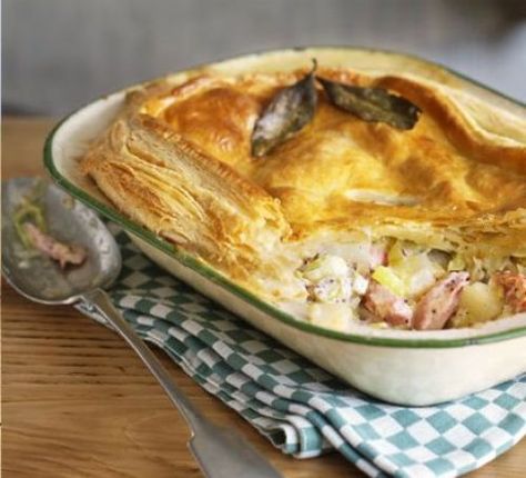 Bacon Pie, Chicken Pie Recipe, Leek Pie, Mushroom Pie, Tabbouleh Salad, Wilted Spinach, Family Dishes, Steak Frites, Chicken Pie