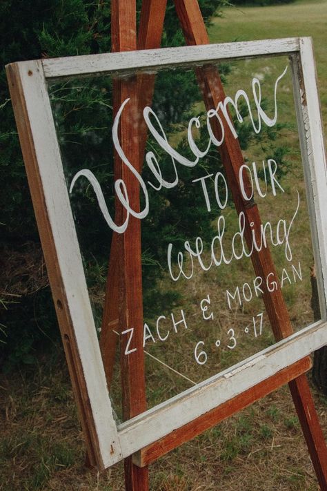 Rustic wedding welcome sign, old window Vintage Outdoor Weddings, Wedding Window, Blithe Spirit, Warehouse Wedding, Diy Event, Wooden Easel, Old Windows, Welcome To Our Wedding, Wedding Welcome Signs