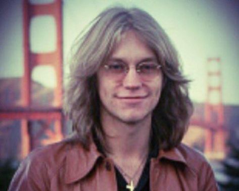 Gerry Beckley, 70s Guys, 70s Mullet, 70s Rock Hairstyles Men, 70s Male Hair, 70s Long Hair, 1970s Male Hairstyles, Men’s 70s Long Haircut, 70s Rockstar Hair