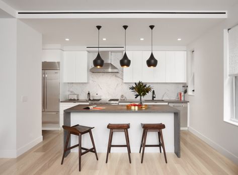 Hipster Home Decor, Kitchen New York, Popular Kitchens, Pure Form, Linear Pendant, Concrete Countertops, Linear Chandelier, Edison Light Bulbs, White Kitchen