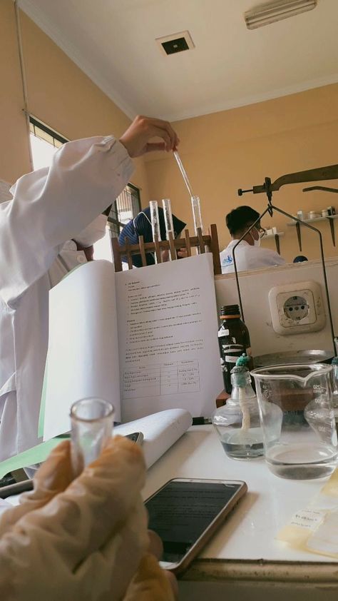 Scientist Lab Coat Aesthetic, Chemistry Degree Aesthetic, Chem Student Aesthetic, Pharmacy School Aesthetic, Biology Lab Aesthetic, Female Scientist Aesthetic, Biochemistry Aesthetic, Laboratory Student, Pharmacist Aesthetic