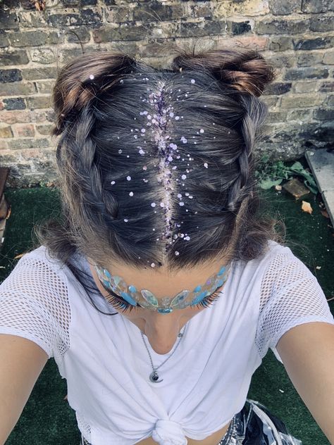 #festival #hair #braids #glitter Braids Glitter, Glitter Braids, Festival Hair Braids, Festival Hair, Glitter Hair, Hair Braids, Hair Wrap, Dreadlocks, Braids