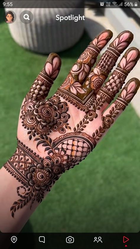 Palm Mehndi Design Beautiful, Mehandi Designs For Palm, Mehendi Designs Palm, Mehndi Designs Palm, Palm Mehendi, Brides Mehndi, Mehndi Bridal, Short Mehndi Design, Tattoos Henna