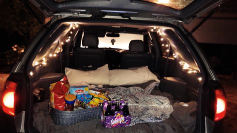 Trunk Movie Date, Car Trunk Date, Movie In Car, Trunk Date, Cozy Car, Movie Date, Summer Movie, Cute Date Ideas, Dream Date