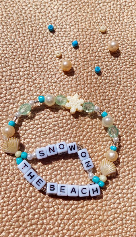 Snow On The Beach Bracelet, Brownie Crafts, Taylor Bracelets, Taylor Bracelet, Snow On The Beach, Eras Bracelets, Friends Bracelet, Photos Of Taylor Swift, Friend Bracelet