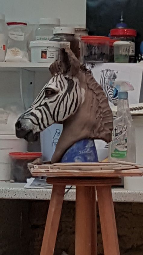 Zebra Sculpture, Sculpting Animals, Sara Grace, Tapered Natural Hair, African Crafts, Pottery Animals, Pottery Painting Designs, Clay Animals, Ceramics Pottery Art