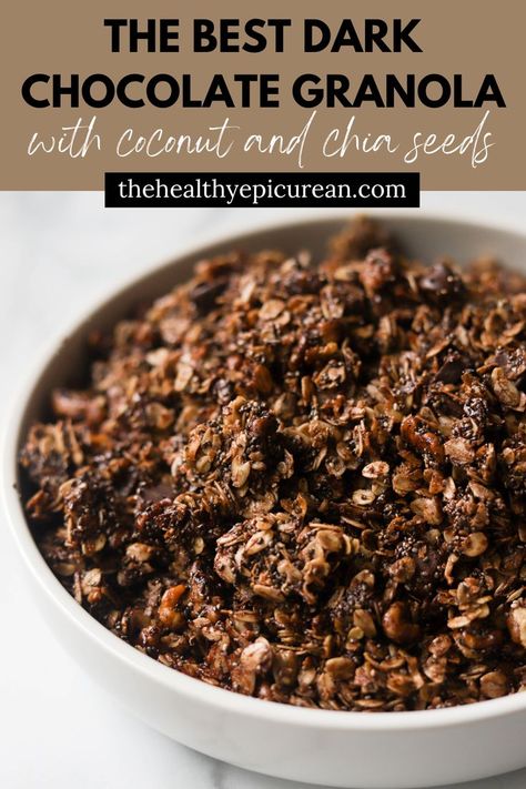 A side shot of a bowl of dark chocolate granola. Oat Granola Recipe, Dark Chocolate Granola, Coconut Granola Recipe, Chocolate Granola Recipe, Healthy Homemade Granola Recipe, Easy Granola Recipe, Healthy Make Ahead Breakfast, Homemade Granola Healthy, Easy Granola