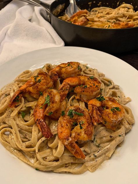 Cajun Shrimp Alfredo Pasta, Cajun Shrimp Alfredo, Shrimp Alfredo, Cajun Shrimp, Food Babe, Alfredo Pasta, Food Obsession, Interesting Food Recipes, Pretty Food