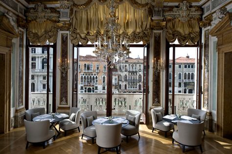 Screen shot 2016-06-07 at 15.49.31 Yellow Dining Room, Venice Hotels, Italy Venice, Venice Italy Travel, Romantic Escapes, Hotel Interior Design, Italy Travel Guide, Grand Canal, George Clooney