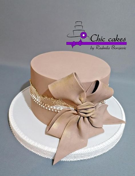 Elegant birthday cake by Radmila Birthday Cakes For Women Elegant Simple, Fondant 60th Birthday Cake, Elegant Cakes For Ladies, Fondant Cake Design For Women, Lady Birthday Cake Ideas, Glam Cake Ideas, Fondant Birthday Cakes For Women, Women Birthday Cakes Elegant, Elegant Cakes Birthday