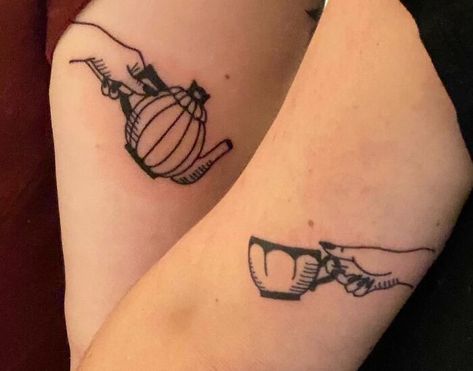 Matching Teapot And Cup Of Tea Tattoos Matching Tea Cup Tattoo, Funny Friendship Tattoos Matching, Hot Tattoos Ideas Female, Tea Tattoos, Cup Of Tea Tattoo, Best Friend Tattoo Ideas, Friend Tattoo Ideas, Teapot Tattoo, Cute Best Friend Tattoos