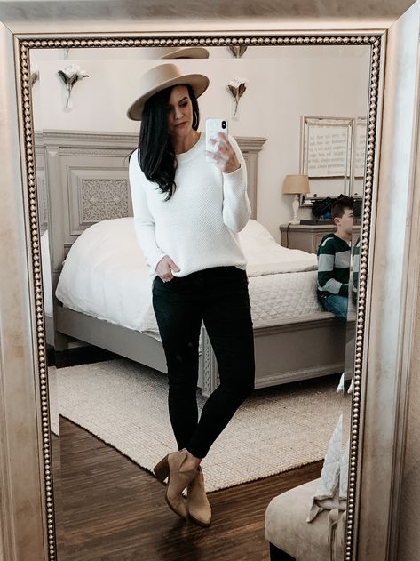 Cream sweater and black jeans, tortilla suede booties, camel wide brimmed hat.  #capsulewardrobe #wintercapsulewardrobe Brimmed Hat Outfit, Casual Winter Outfit, Fall Winter Capsule Wardrobe, Wide Brimmed Hat, Hat Outfit, Black Jeans Outfit, Winter Capsule, Brimmed Hat, Winter Capsule Wardrobe