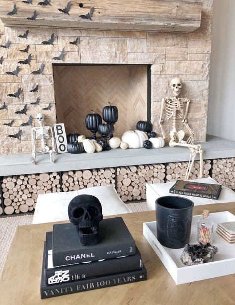 Halloween Decor Finds \ Target & Amazon - Styled By Kasey Modern Halloween Decor, Chic Halloween Decor, Black White Halloween, Classy Halloween Decor, Halloween Decor Diy, Classy Halloween, Halloween Tablescape, Casa Halloween, Modern Halloween