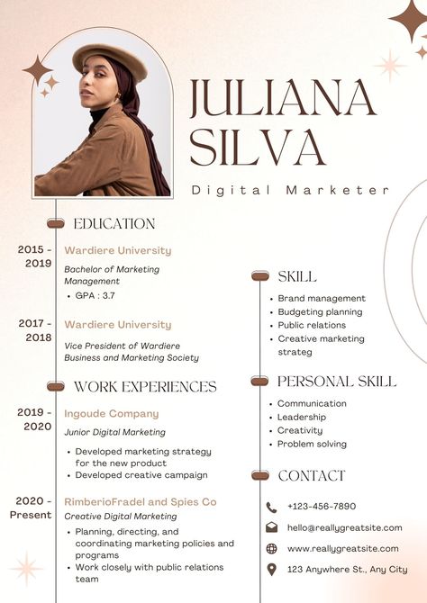 Resume Template Aesthetic, Aesthetic Resume Design, Marketing Cv Design, Marketing Cv Examples, Digital Marketer Resume, Creative Cv Ideas, Cv Examples Creative Cv, Digital Marketing Cv, Resume Aesthetic