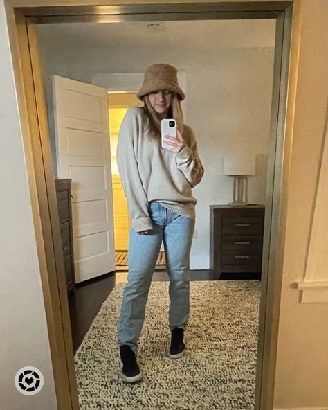 Oversized Sweater, 90s high rise jeans, nike blazers and Sherpa bucket hat outfit Sherpa Bucket Hat Outfit, Sherpa Hat, Sherpa Bucket Hat, Nike Sb Zoom Blazer Mid, Nike Sb Zoom Blazer, Bucket Hat Outfit, Hat Outfit, Nike Sb Zoom, Nike Blazers Mid